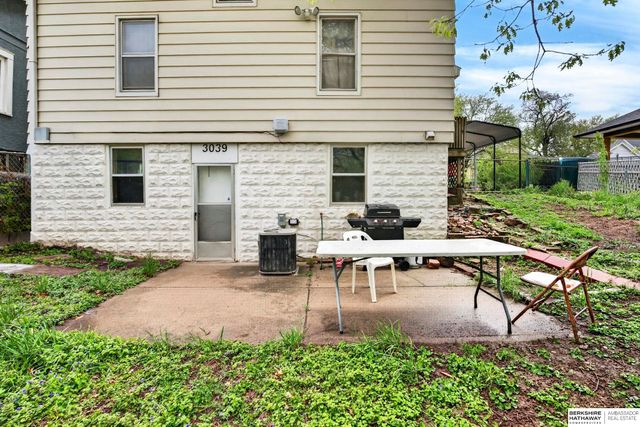 3039 S 18th Street, Omaha, NE 68108