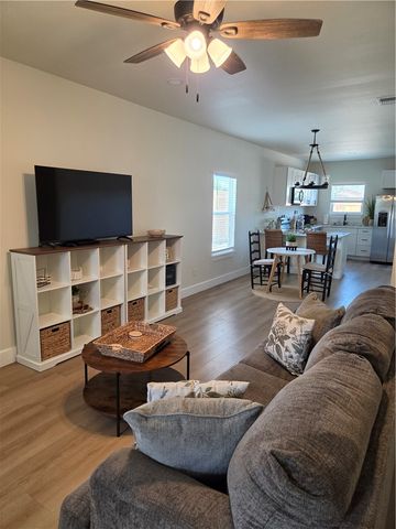 638 Claride St, Corpus Christi, TX 78418