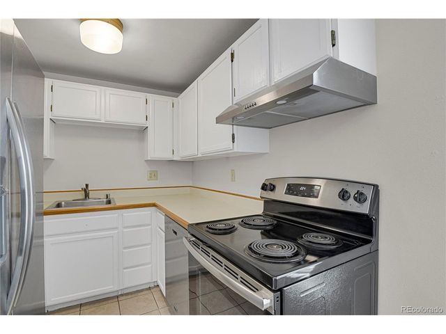 1513 S Ouray Cir A, Aurora, CO 80017