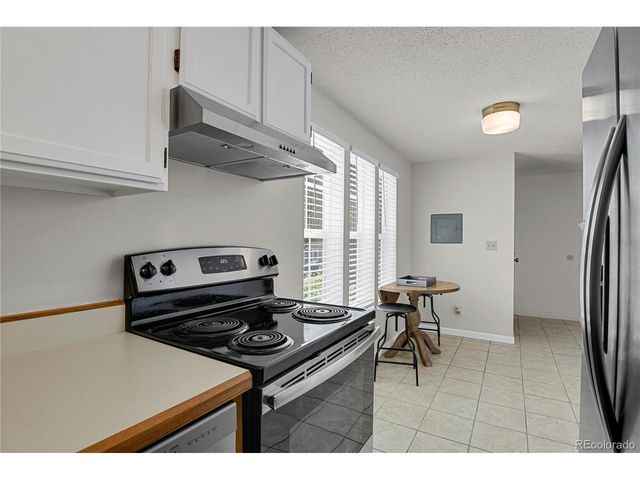 1513 S Ouray Cir A, Aurora, CO 80017