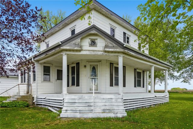 2921 220th Street, Winthrop, IA 50682