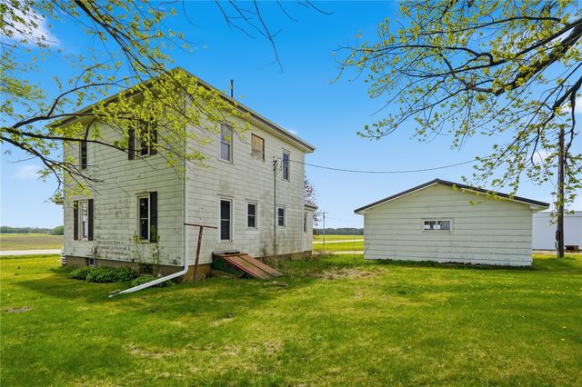 2921 220th Street, Winthrop, IA 50682