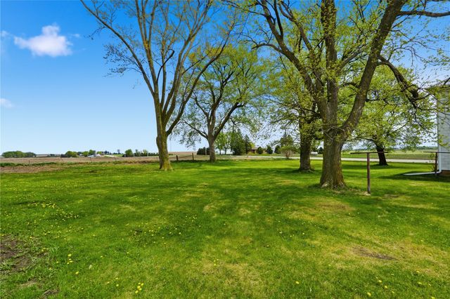 2921 220th Street, Winthrop, IA 50682