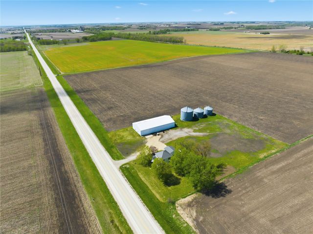 2921 220th Street, Winthrop, IA 50682