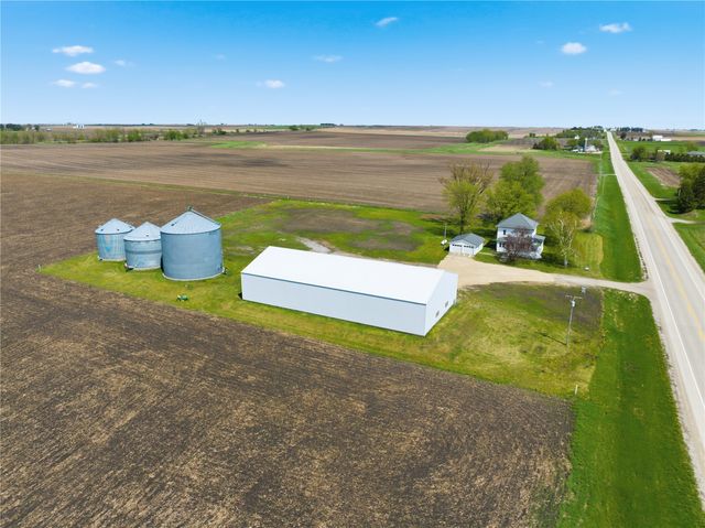 2921 220th Street, Winthrop, IA 50682