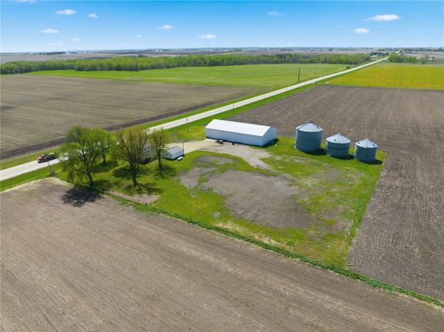2921 220th Street, Winthrop, IA 50682