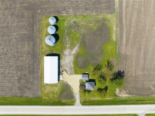 2921 220th Street, Winthrop, IA 50682