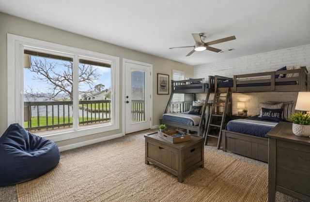 100 Edgewater Drive 32, Livingston, TX 77351