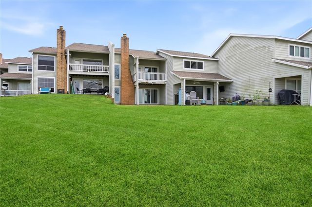 100 Edgewater Drive 32, Livingston, TX 77351