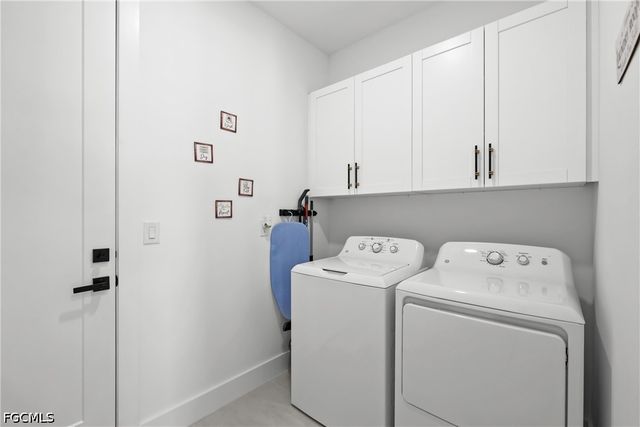 837 NE 6th PL, Cape Coral, FL 33909