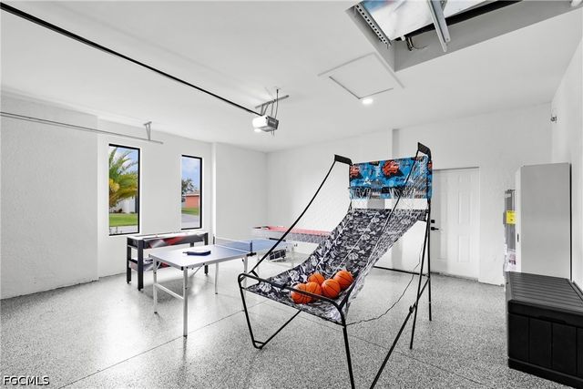 837 NE 6th PL, Cape Coral, FL 33909