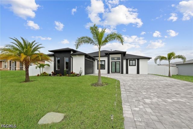837 NE 6th PL, Cape Coral, FL 33909