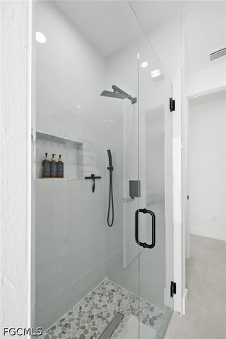 837 NE 6th PL, Cape Coral, FL 33909