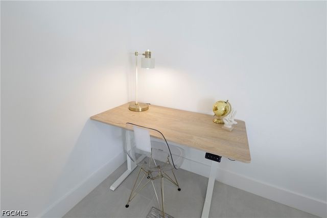 837 NE 6th PL, Cape Coral, FL 33909