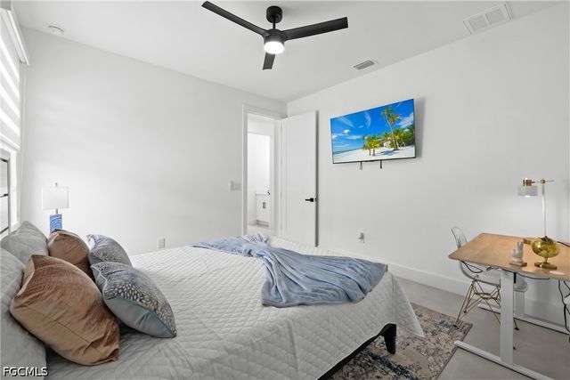 837 NE 6th PL, Cape Coral, FL 33909