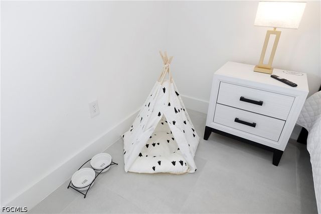 837 NE 6th PL, Cape Coral, FL 33909