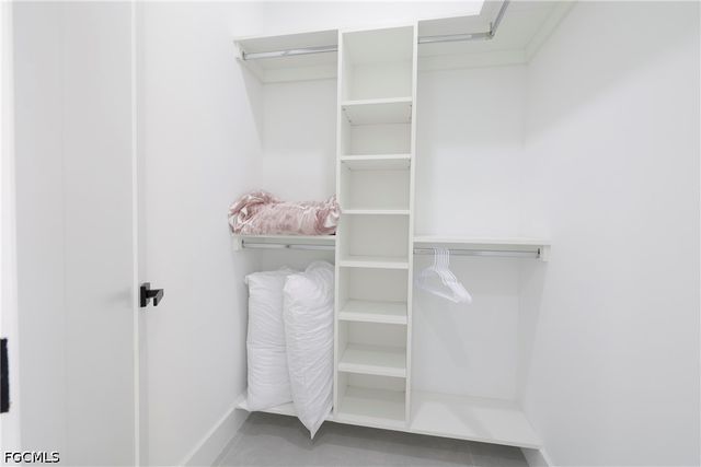 837 NE 6th PL, Cape Coral, FL 33909