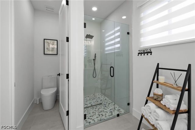 837 NE 6th PL, Cape Coral, FL 33909