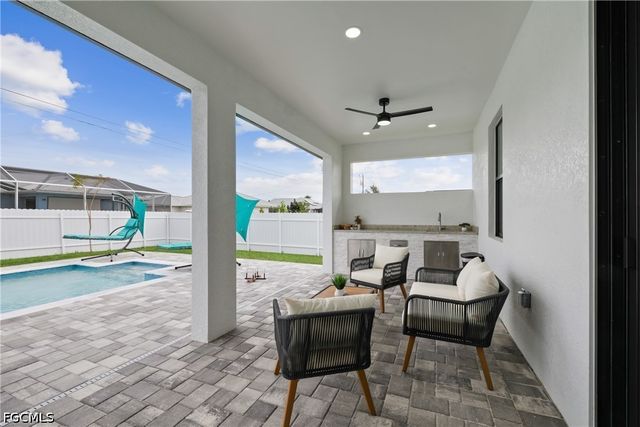 837 NE 6th PL, Cape Coral, FL 33909