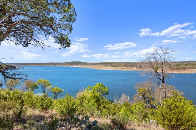 5304 Canyon Oaks DR, Lago Vista, TX 78645