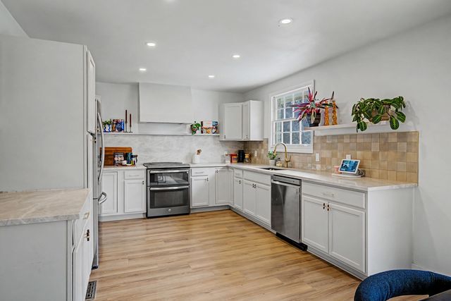 317 Bonnavue Dr, Hermitage, TN 37076