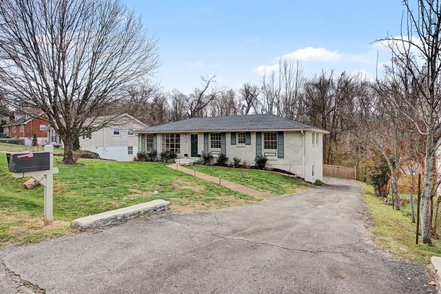 317 Bonnavue Dr, Hermitage, TN 37076