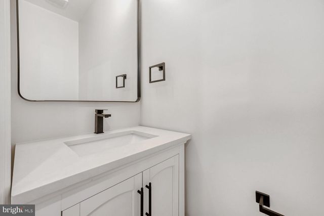 2328 E BALTIMORE ST, Baltimore, MD 21224