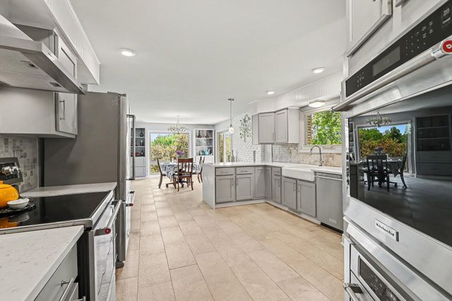 47233 CR 380, Grand Junction, MI 49056
