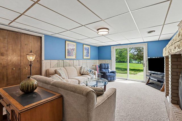 47233 CR 380, Grand Junction, MI 49056