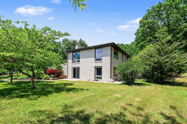 47233 CR 380, Grand Junction, MI 49056