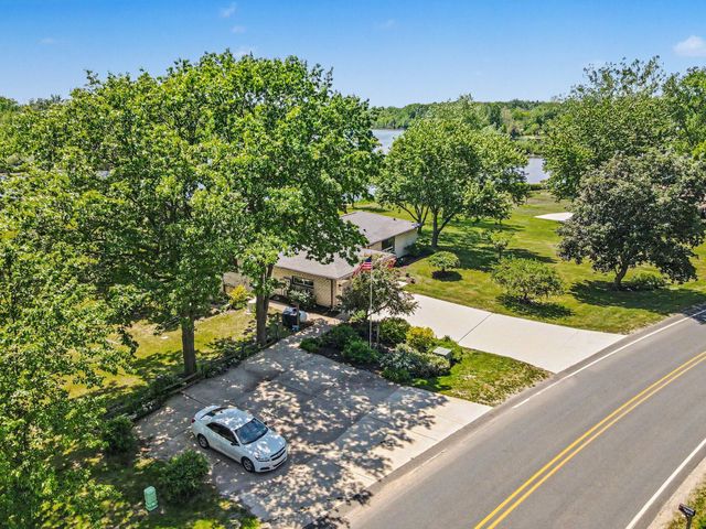 47233 CR 380, Grand Junction, MI 49056