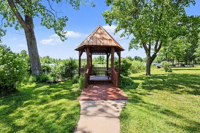 47233 CR 380, Grand Junction, MI 49056