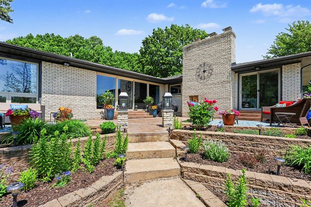 47233 CR 380, Grand Junction, MI 49056