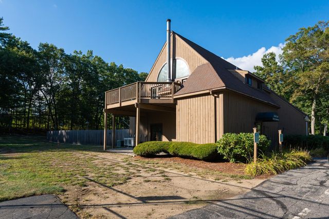 12 Clinton Court # 12, Merrimack, NH 03054