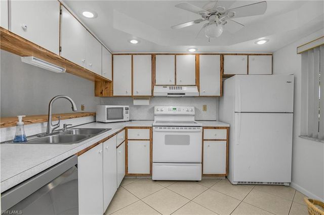 190 Palm DR 3085, Naples, FL 34112