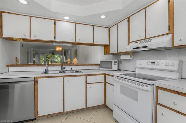 190 Palm DR 3085, Naples, FL 34112