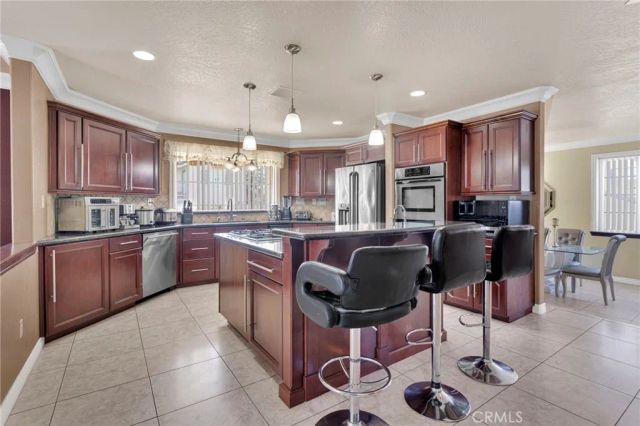 17715 Vista Point, Victorville, CA 92395