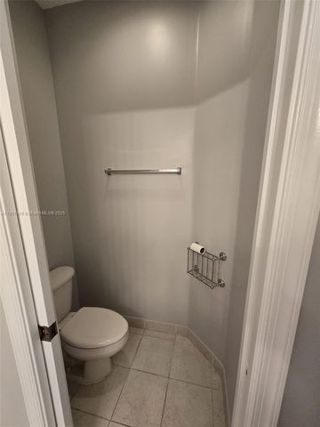 1033 NE 17th Way 1604, Fort Lauderdale, FL 33304