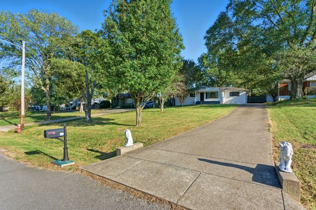 512 Bismark Dr, Nashville, TN 37210