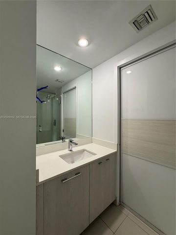 55 SW 9th St 2703, Miami, FL 33130