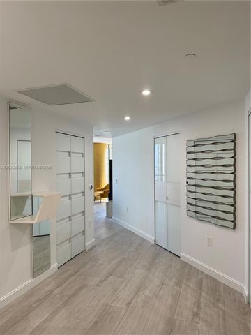 55 SW 9th St 2703, Miami, FL 33130