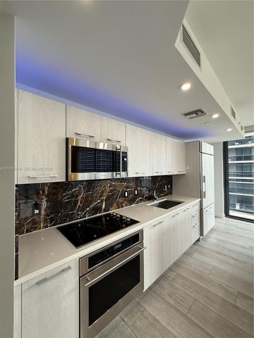 55 SW 9th St 2703, Miami, FL 33130