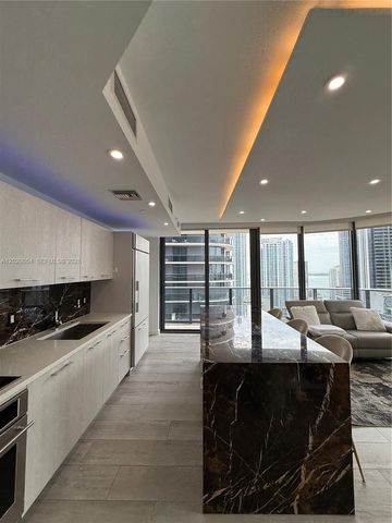 55 SW 9th St 2703, Miami, FL 33130