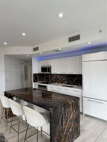 55 SW 9th St 2703, Miami, FL 33130
