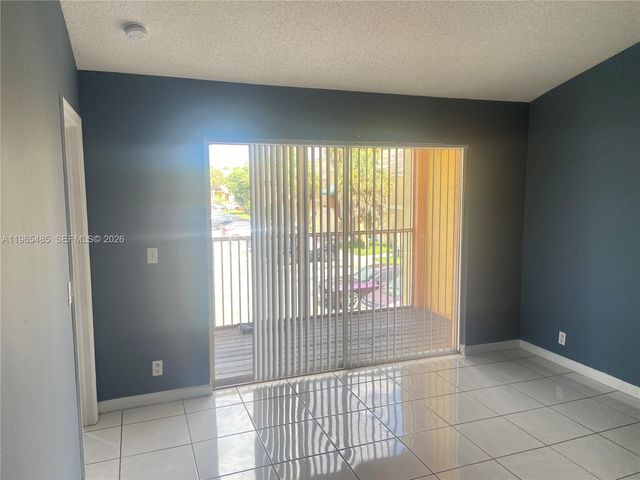 2421 NW 56th Ave 2-201, Lauderhill, FL 33313