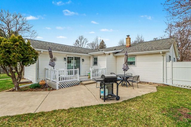 418 Larkspur Avenue, Portage, MI 49002