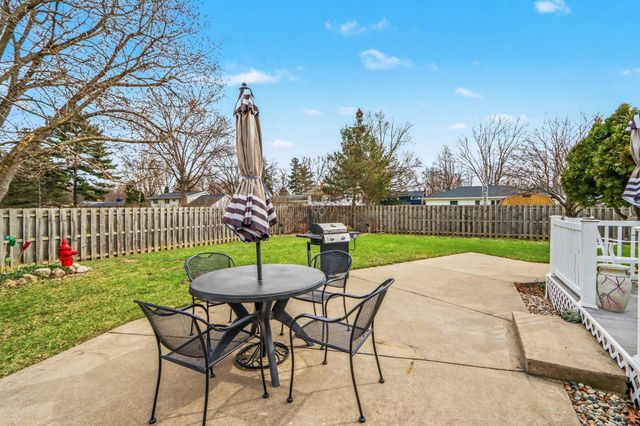 418 Larkspur Avenue, Portage, MI 49002