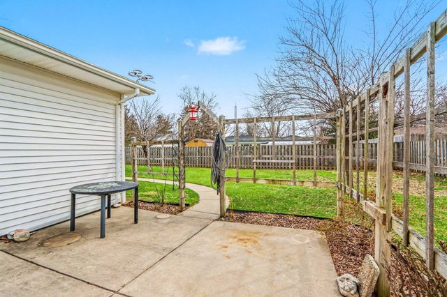 418 Larkspur Avenue, Portage, MI 49002