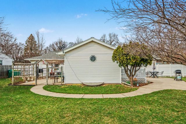 418 Larkspur Avenue, Portage, MI 49002