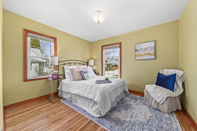 W63N391 Hillcrest AVENUE, Cedarburg, WI 53012